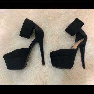 JustFab Black High Heel size 7